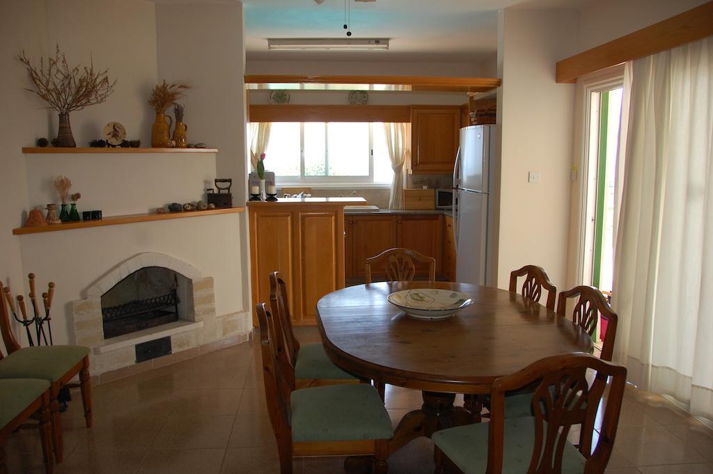 Villa Chrysanthia Polis Rom bilde