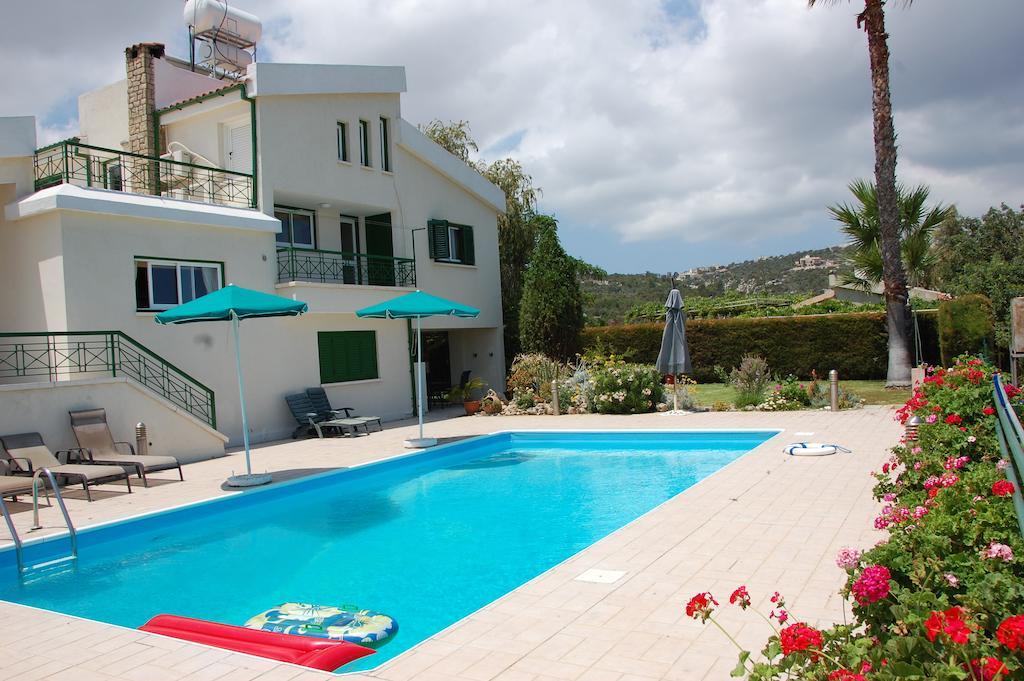 Villa Chrysanthia Polis Rom bilde
