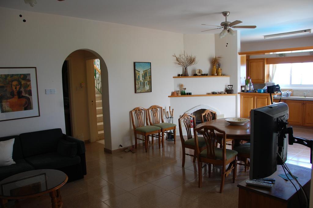 Villa Chrysanthia Polis Rom bilde